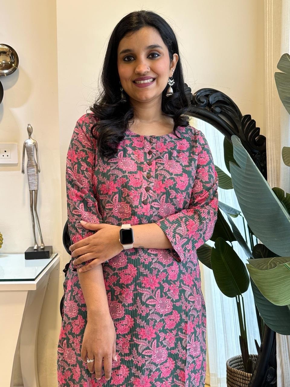 Weekend Round Neck Kurta- Forestry Pink Florals