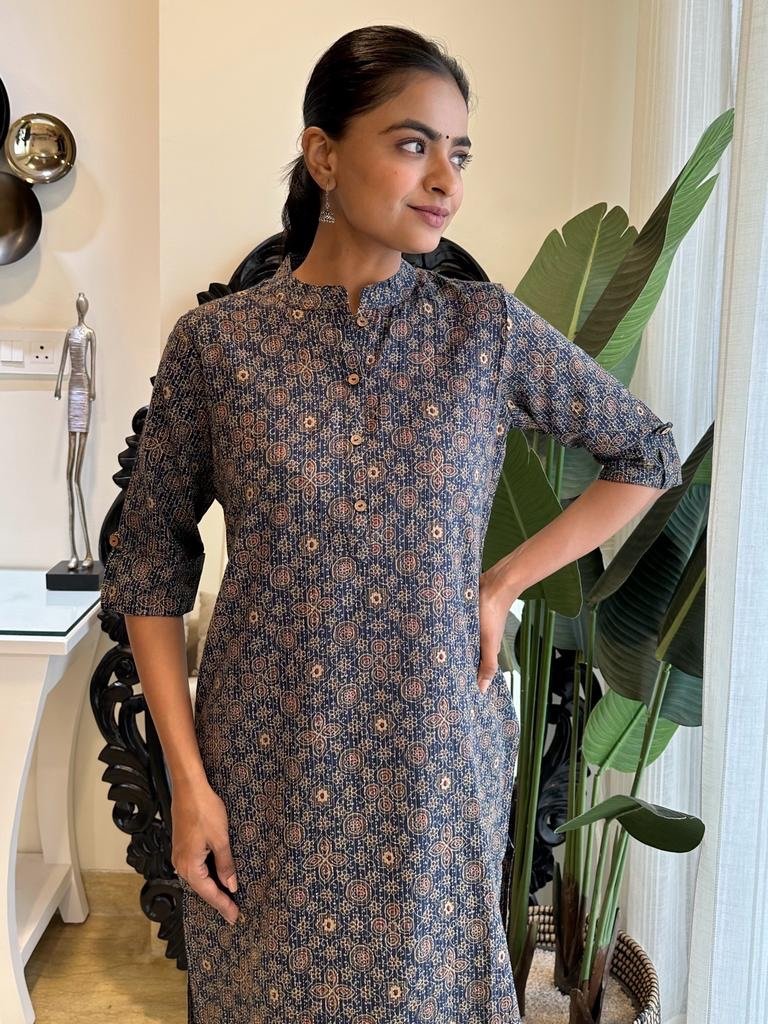 Weekend Cotton Kurta- Navy Jaal