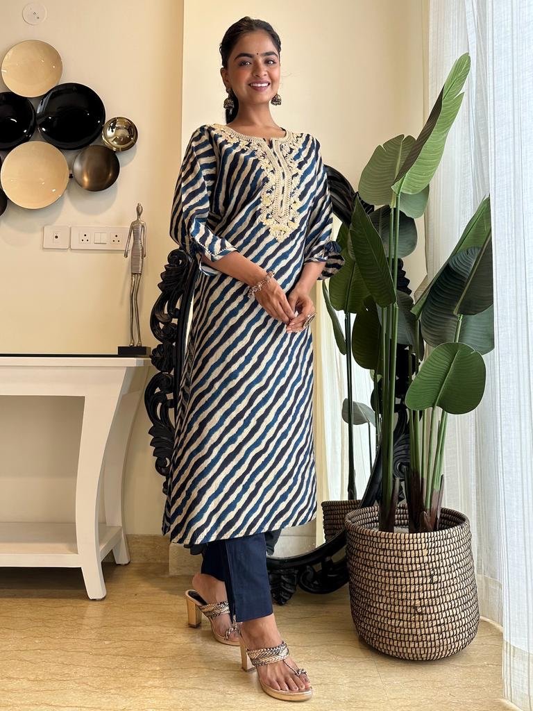 Navy Muslin Leheriya Set