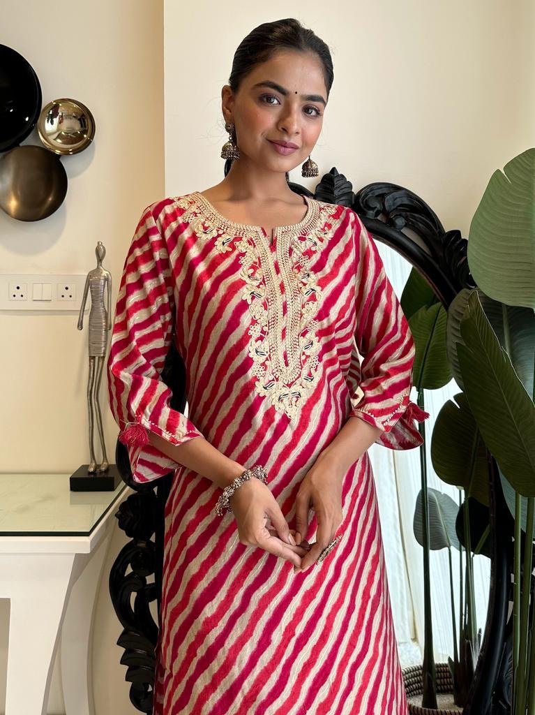 Red Muslin Leheriya Set