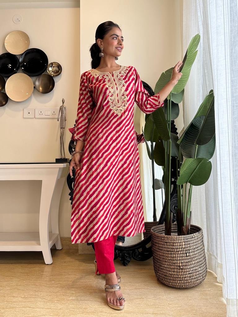 Red Muslin Leheriya Set