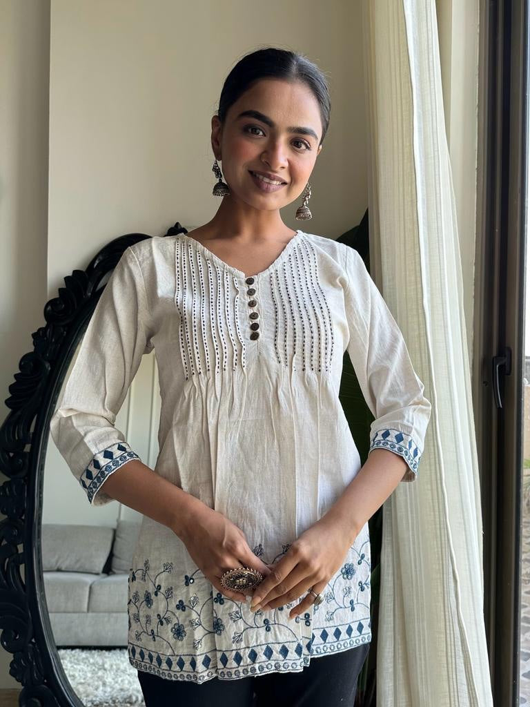 Neeli Bel Cotton Top