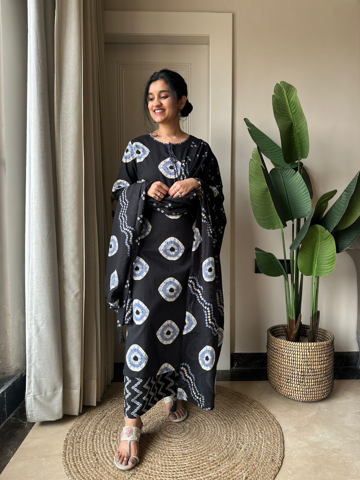 Siyara Unique Bandhej Cotton Suit