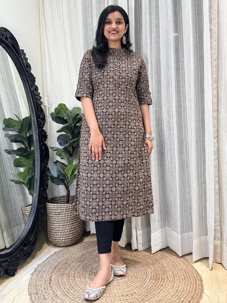 Weekend Cotton Kurta- Black Booti Jaal