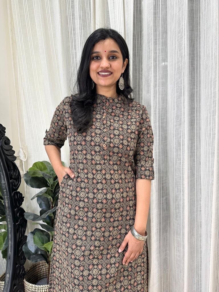 Weekend Cotton Kurta- Black Booti Jaal