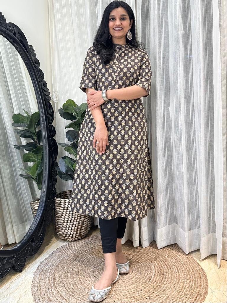 Weekend Cotton Kurta- Darkest Brown Small booti
