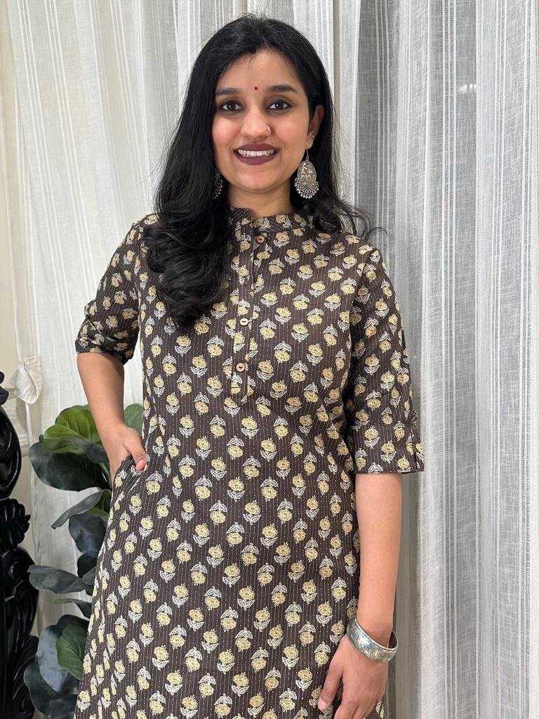 Weekend Cotton Kurta- Darkest Brown Small booti