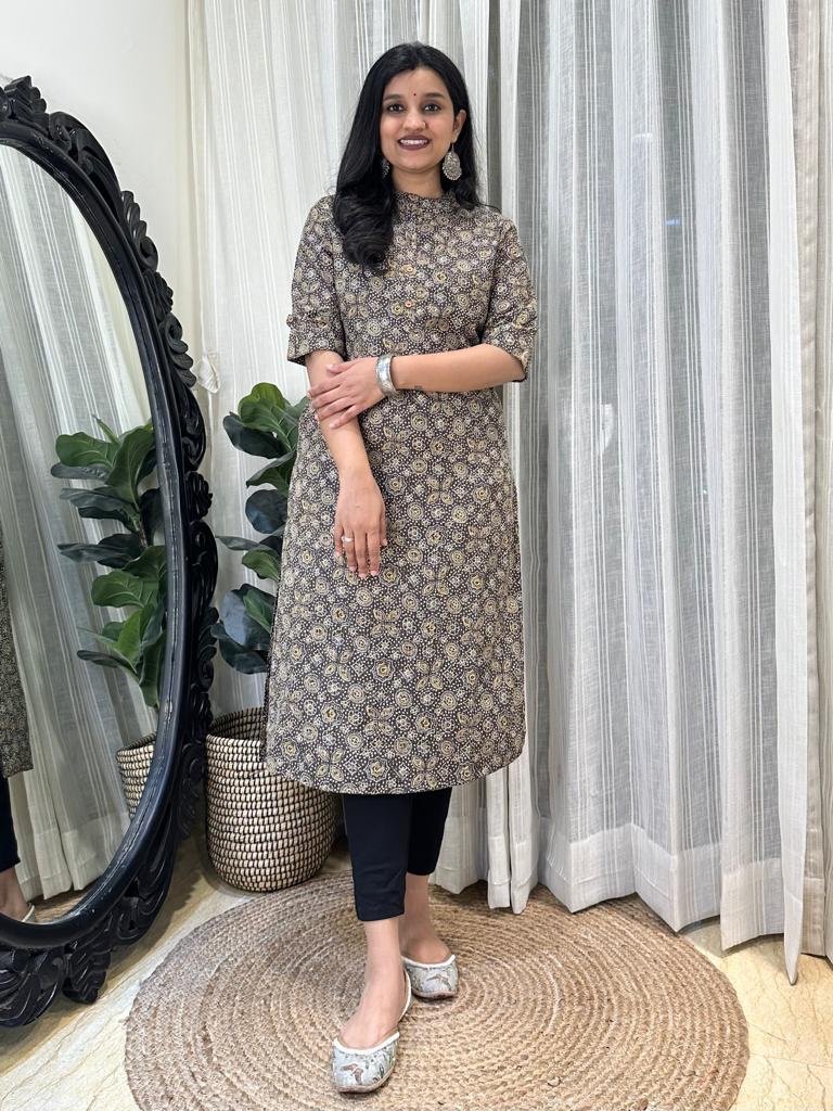 Weekend Cotton Kurta- Darkest Brown Jaal