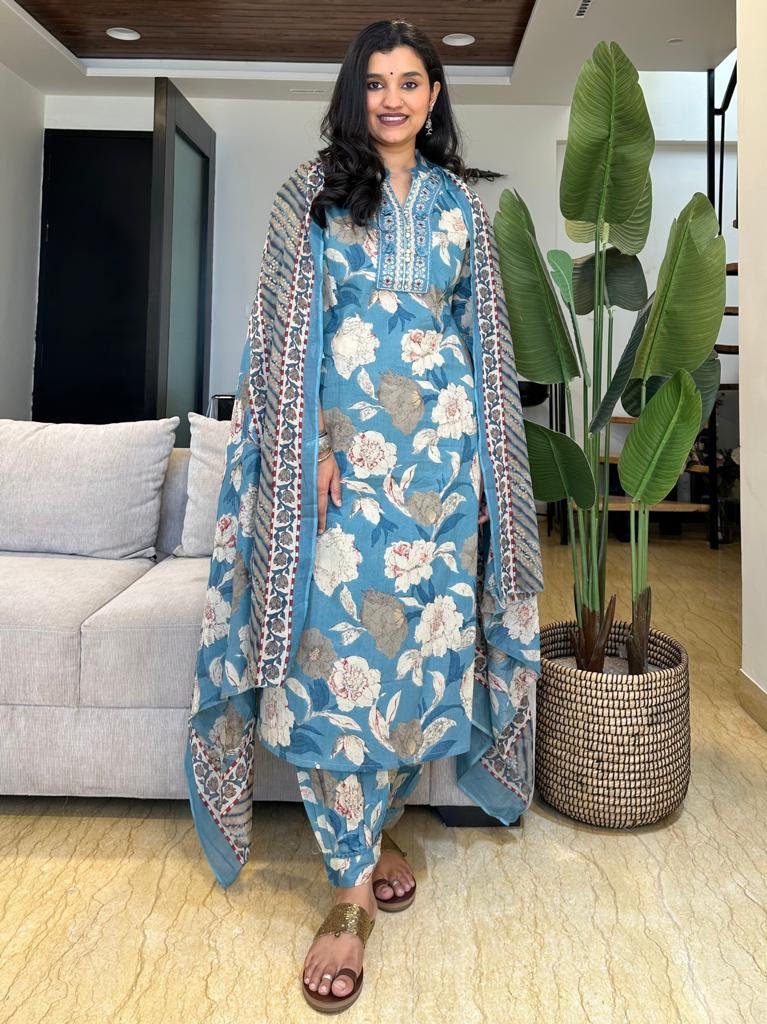 Floral Afghan Cotton Set in Light Blue