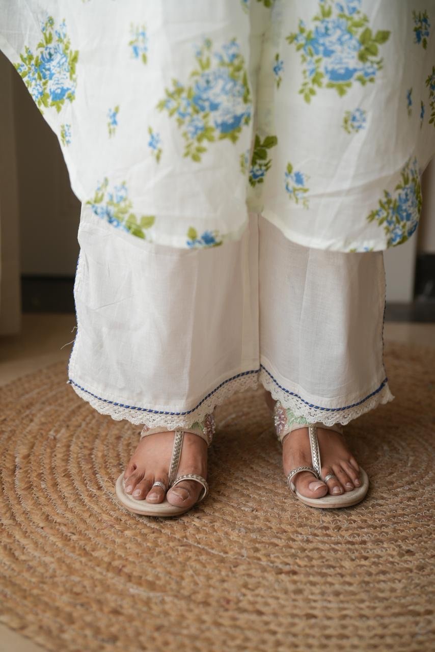Samika White Mulmul Boota Set- Blue