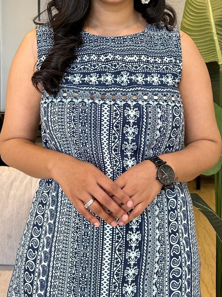 Stripe Sleeveless Kurta- Dark Blue