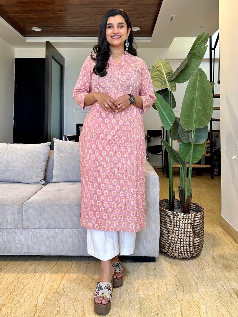 V-Neck Twist Kurta- Pink Booti