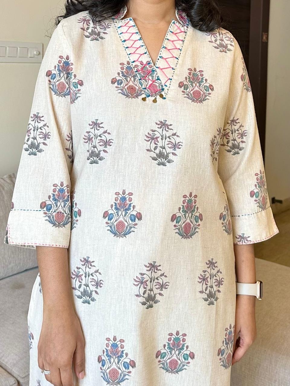 Lara Straight Boota Kurta- Off White