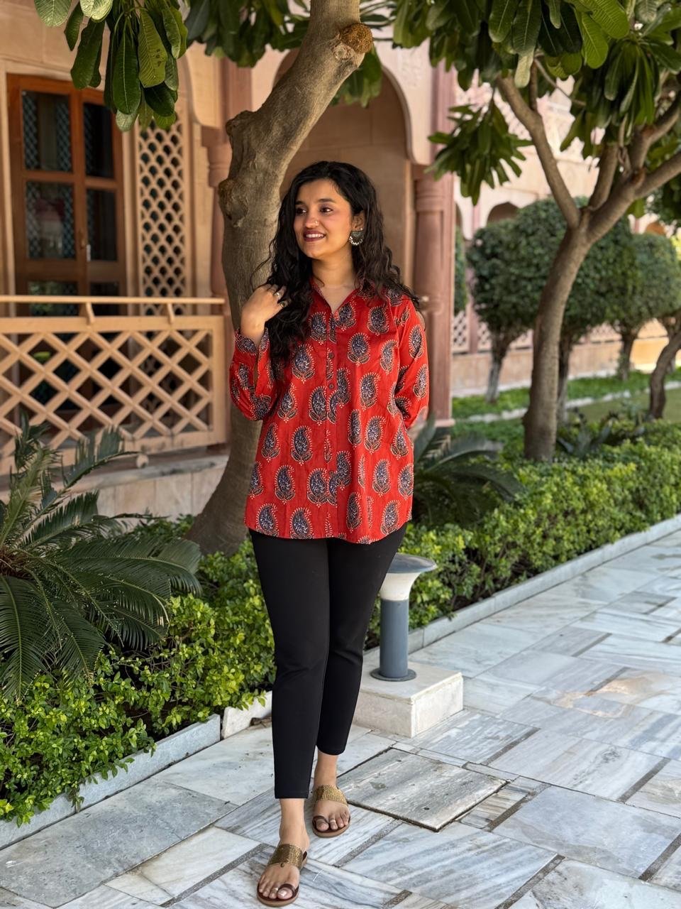 Trisha Relaxed Cotton Shirt- Maroon Boota