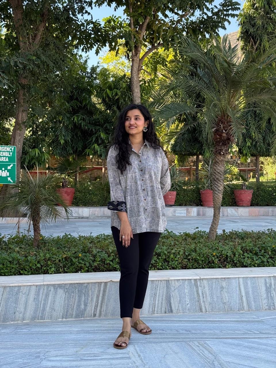 Trisha Relaxed Cotton Shirt- Black and White