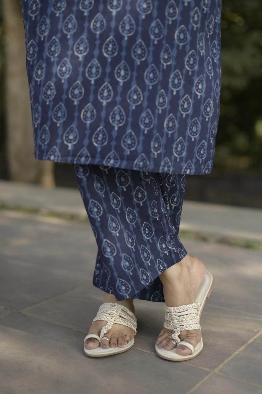 Disha Everyday Cotton Set- Indigo Booti