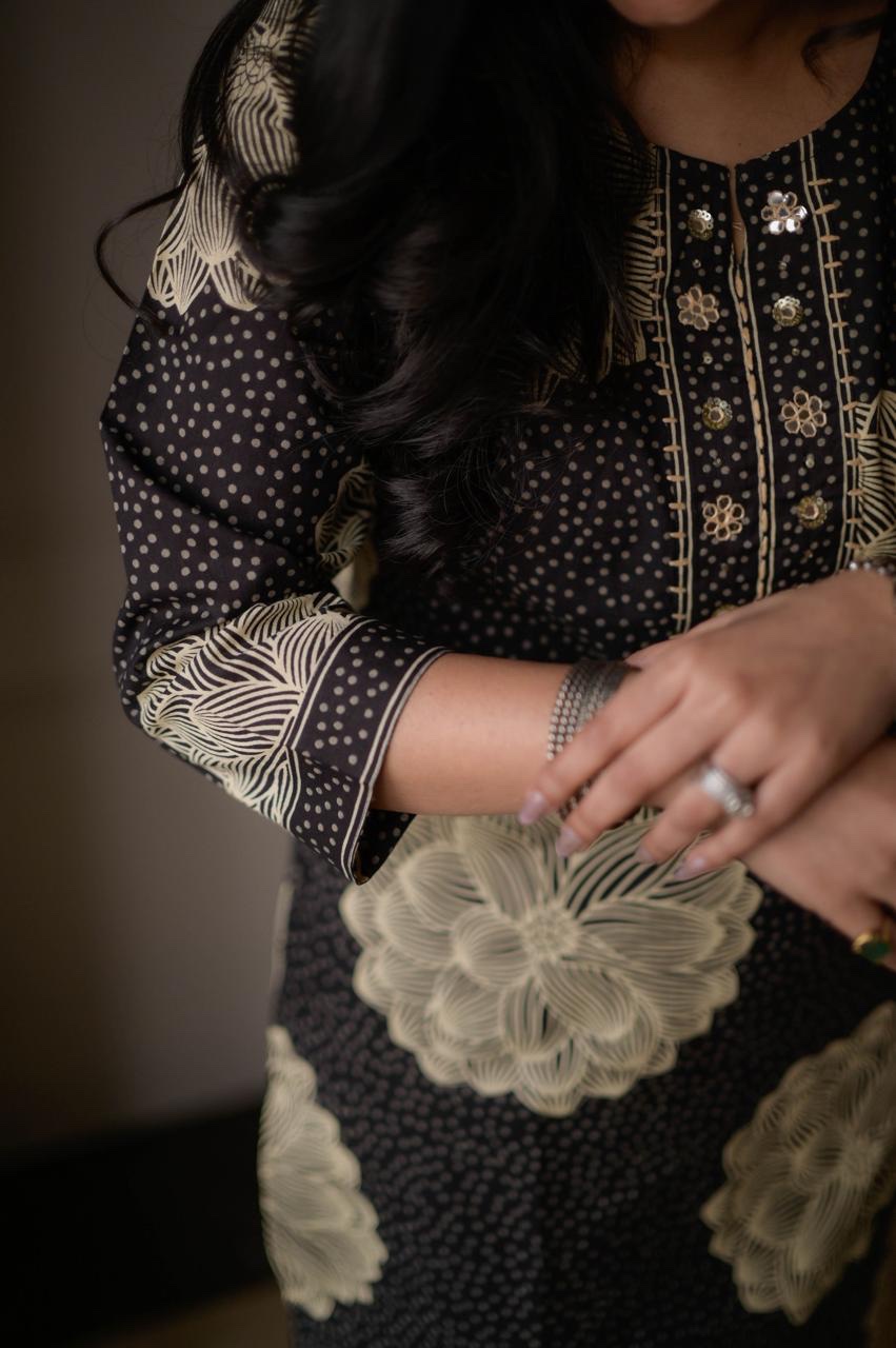 Samya Budget Cotton Suit- Black Flowers - Image 6