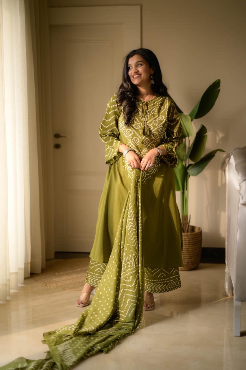 Gulzar Premium Bandhej Cotton Suit- Green - Image 4