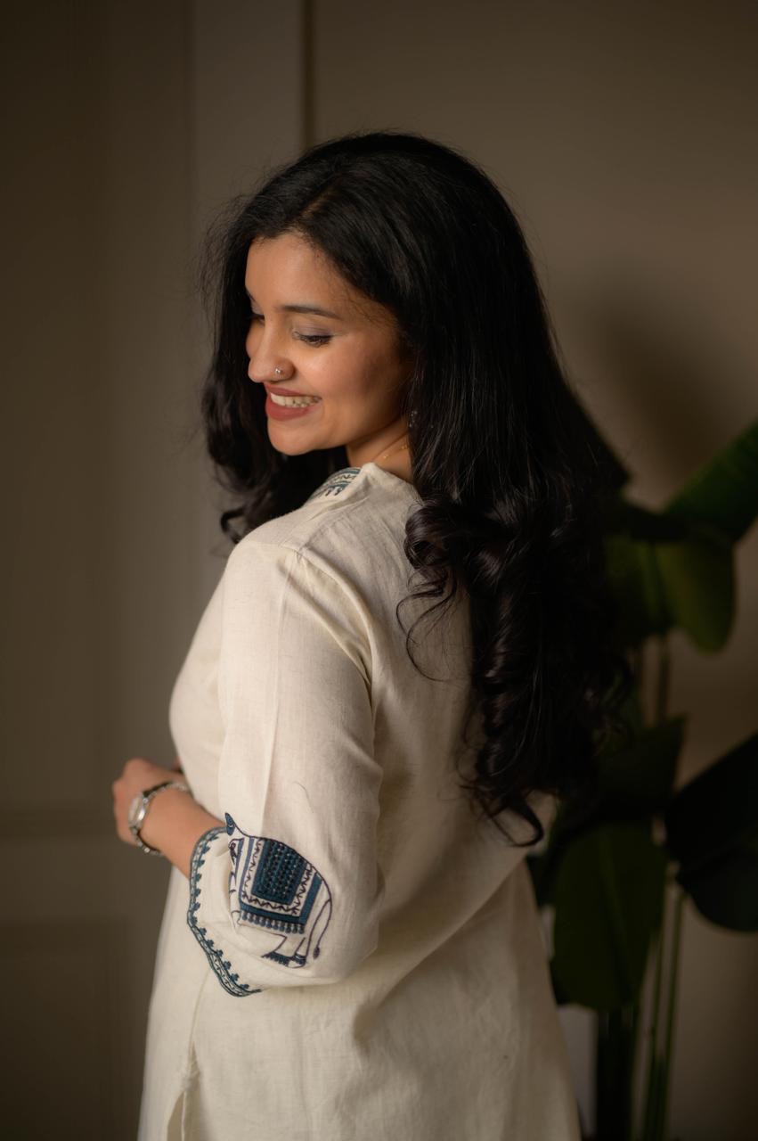 Shiya Embroidered Cotton Set- Off White - Image 4