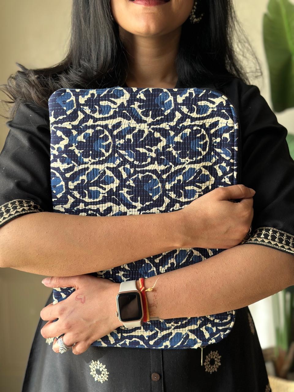 Quilted Laptop Sleeve- Indigo Jaal - Image 2