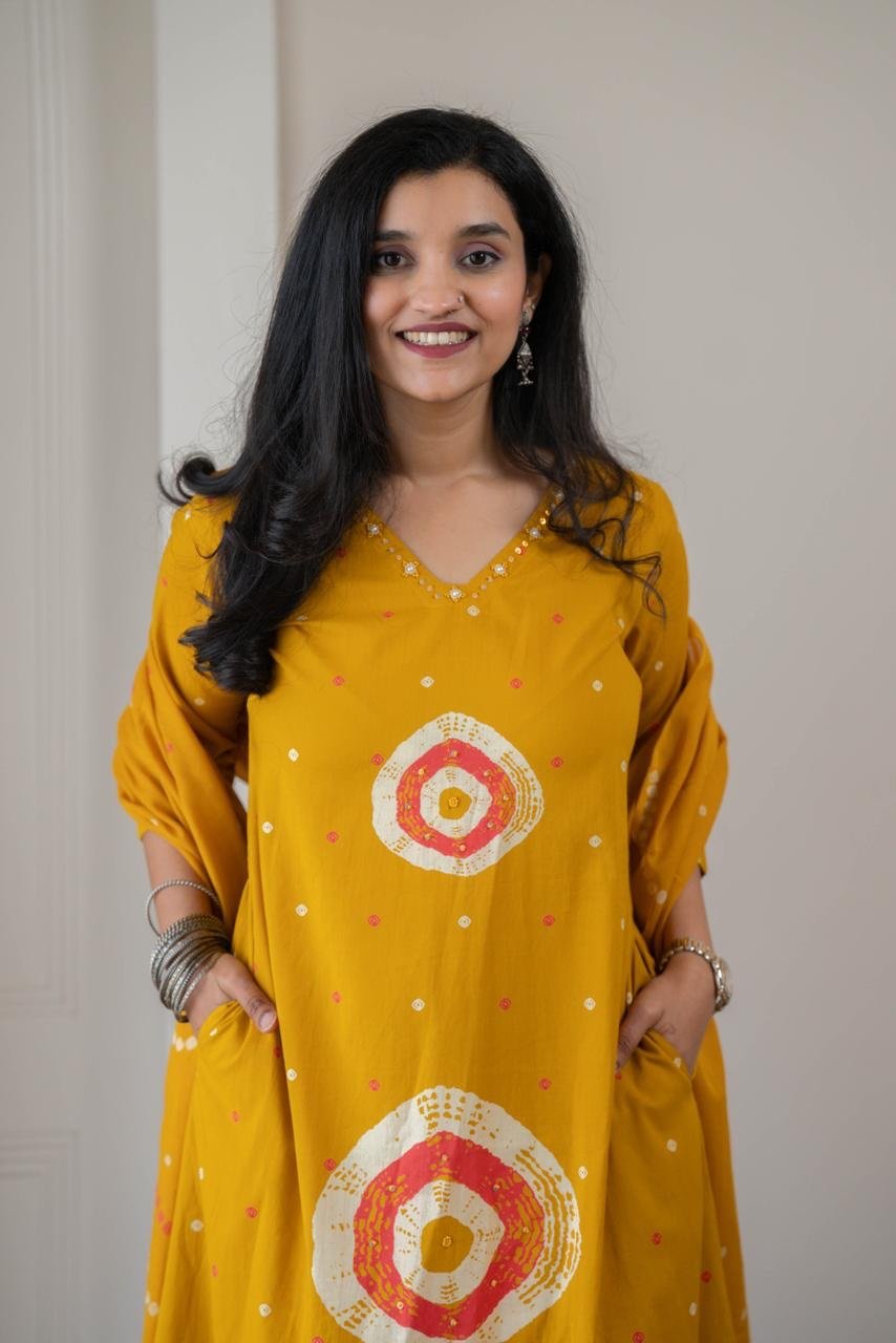 Tina Bandhej Timeless Cotton Suit- Yellow - Image 4
