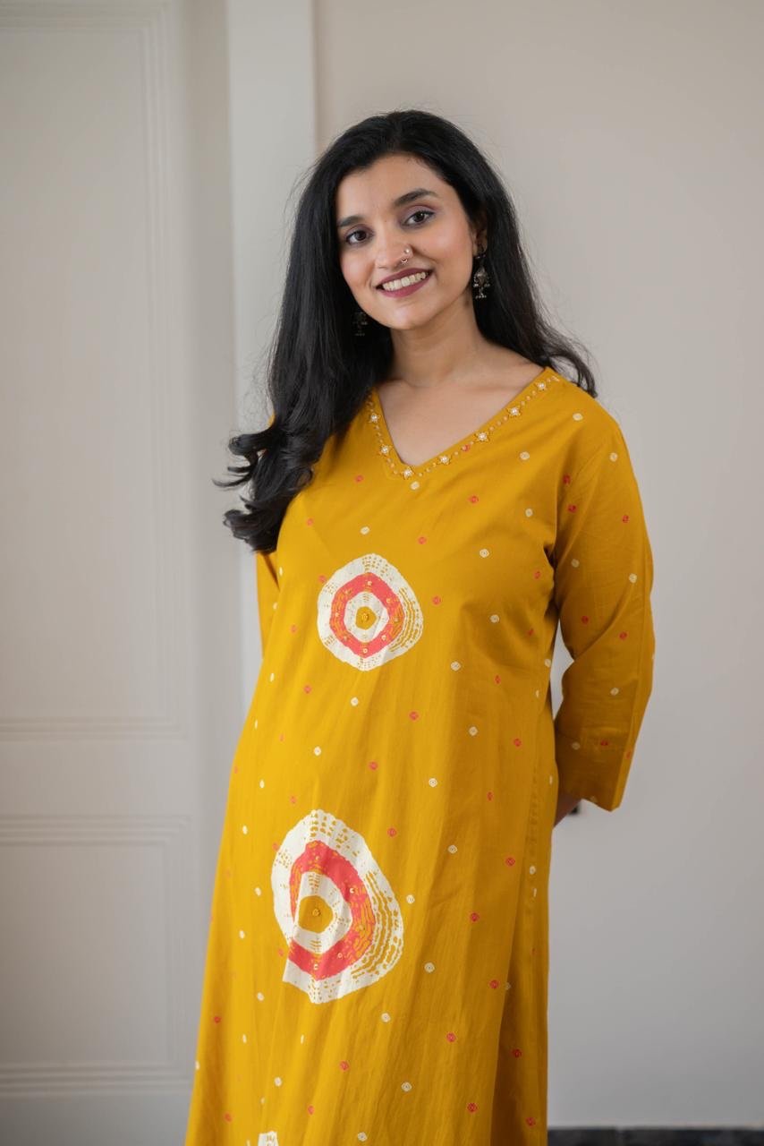 Tine Bandhej Timeless Cotton Suit- Yellow - Image 2