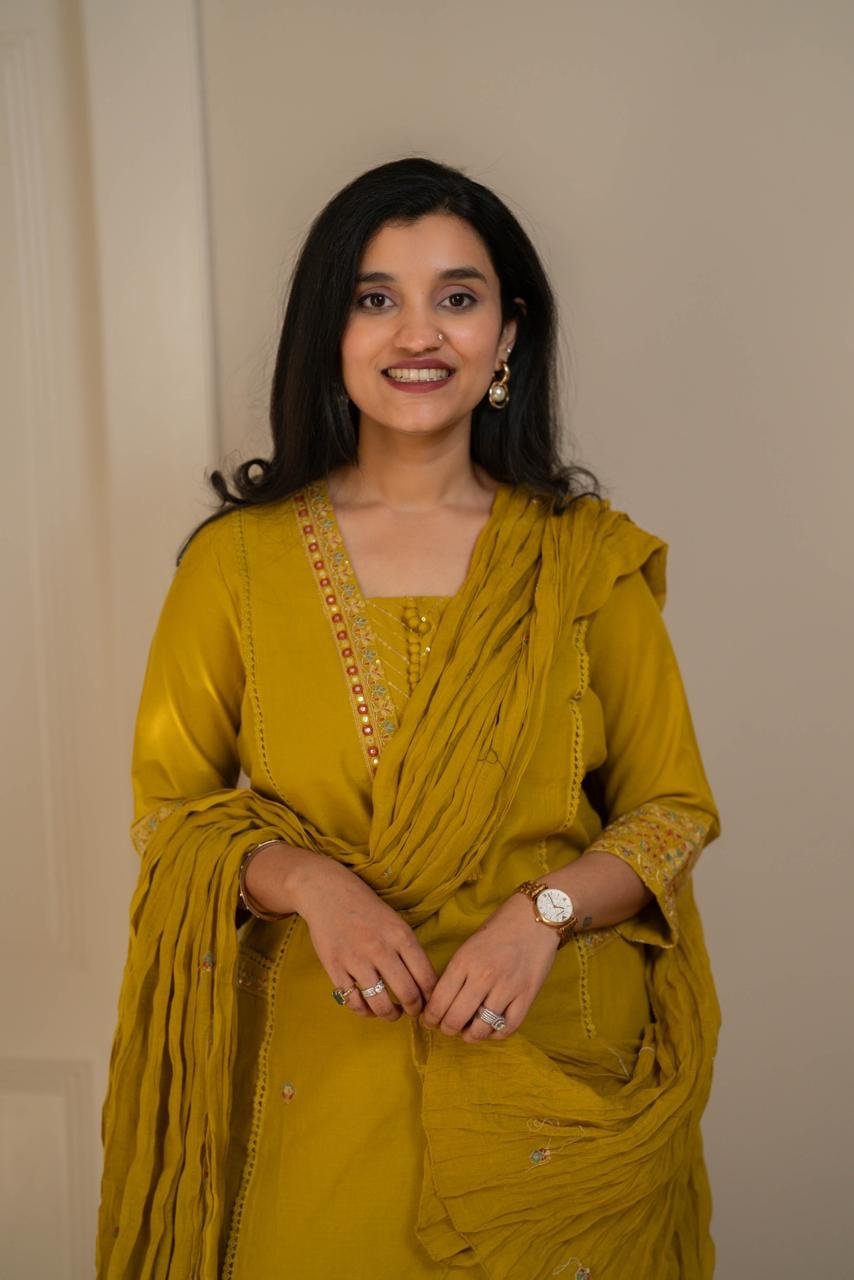 Kruti Embroidered Crushed Dupatta Set - Image 8